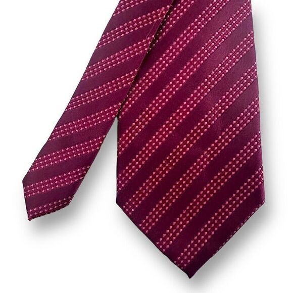 Sean John Men's Horizontal Dot Stripe Necktie Maroon Red Berry 100% Silk Tie - Picture 1 of 5